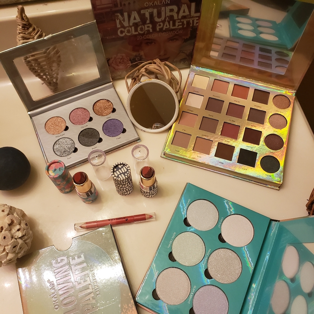 Makeup bundle